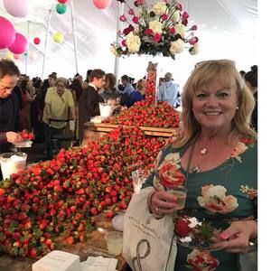 Meet your Posher, Carrie